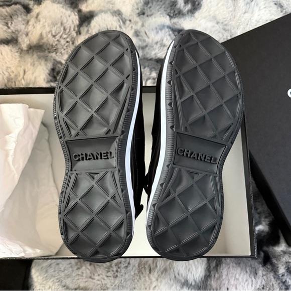 CHANEL Black Calfskin Mixed Fibers CC Sneakers size 39 (Brand New in Box) - Picture 10 of 11